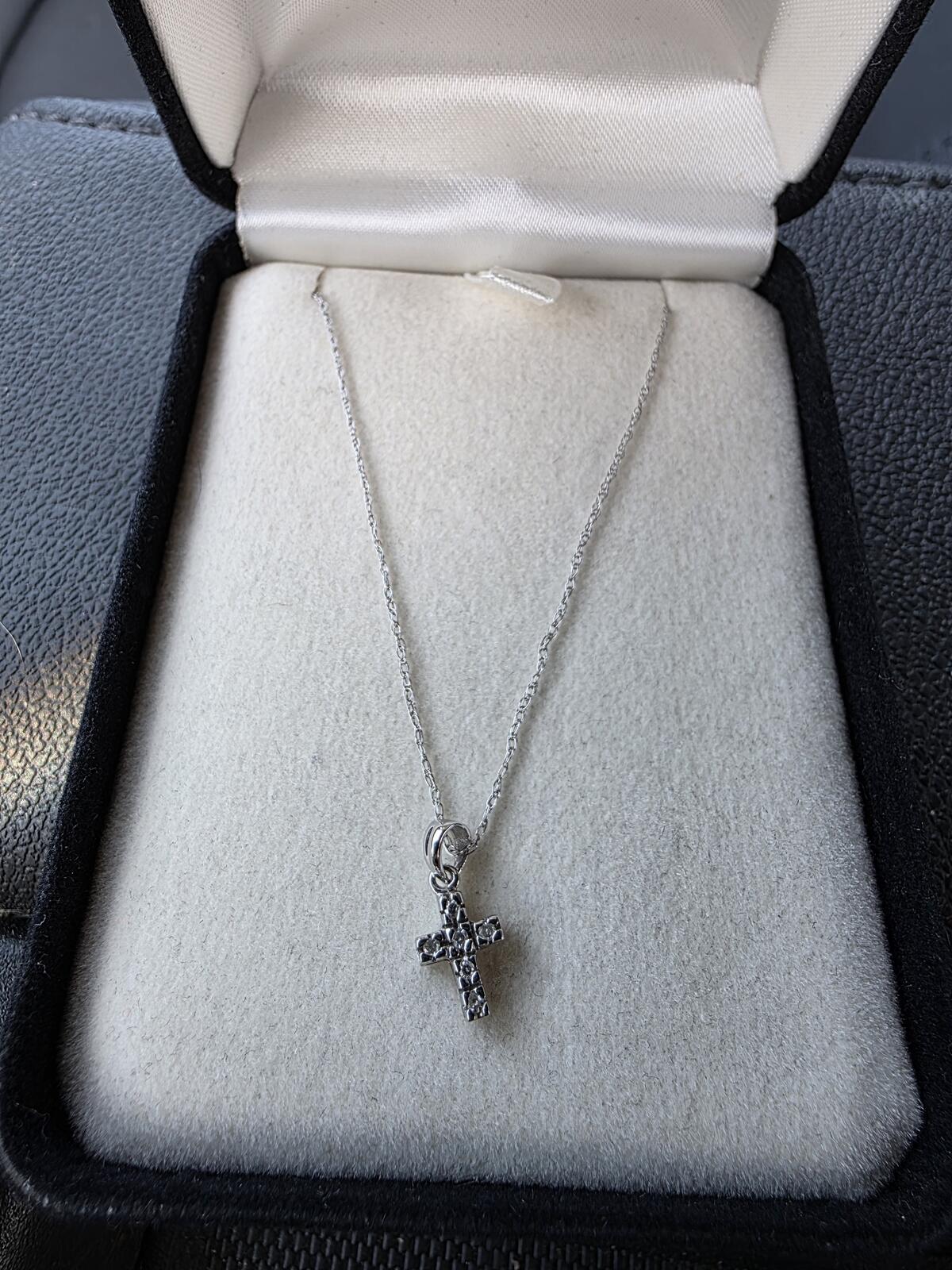 Kay Jewelers diamond 10k white gold Cross Pendant Necklace
