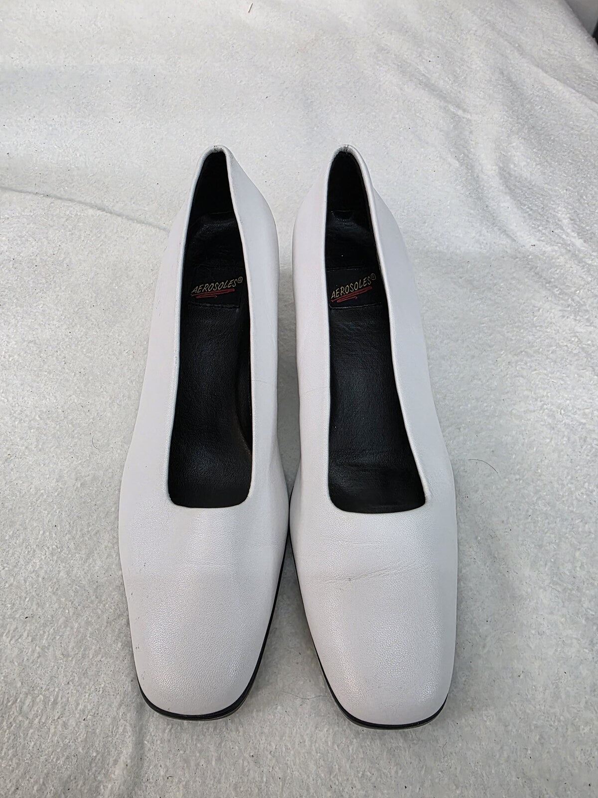 Aerosoles White Low Heel Pumps Size 7.5