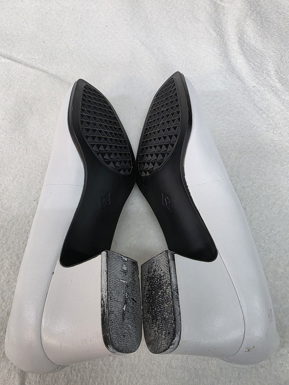Aerosoles White Low Heel Pumps Size 7.5