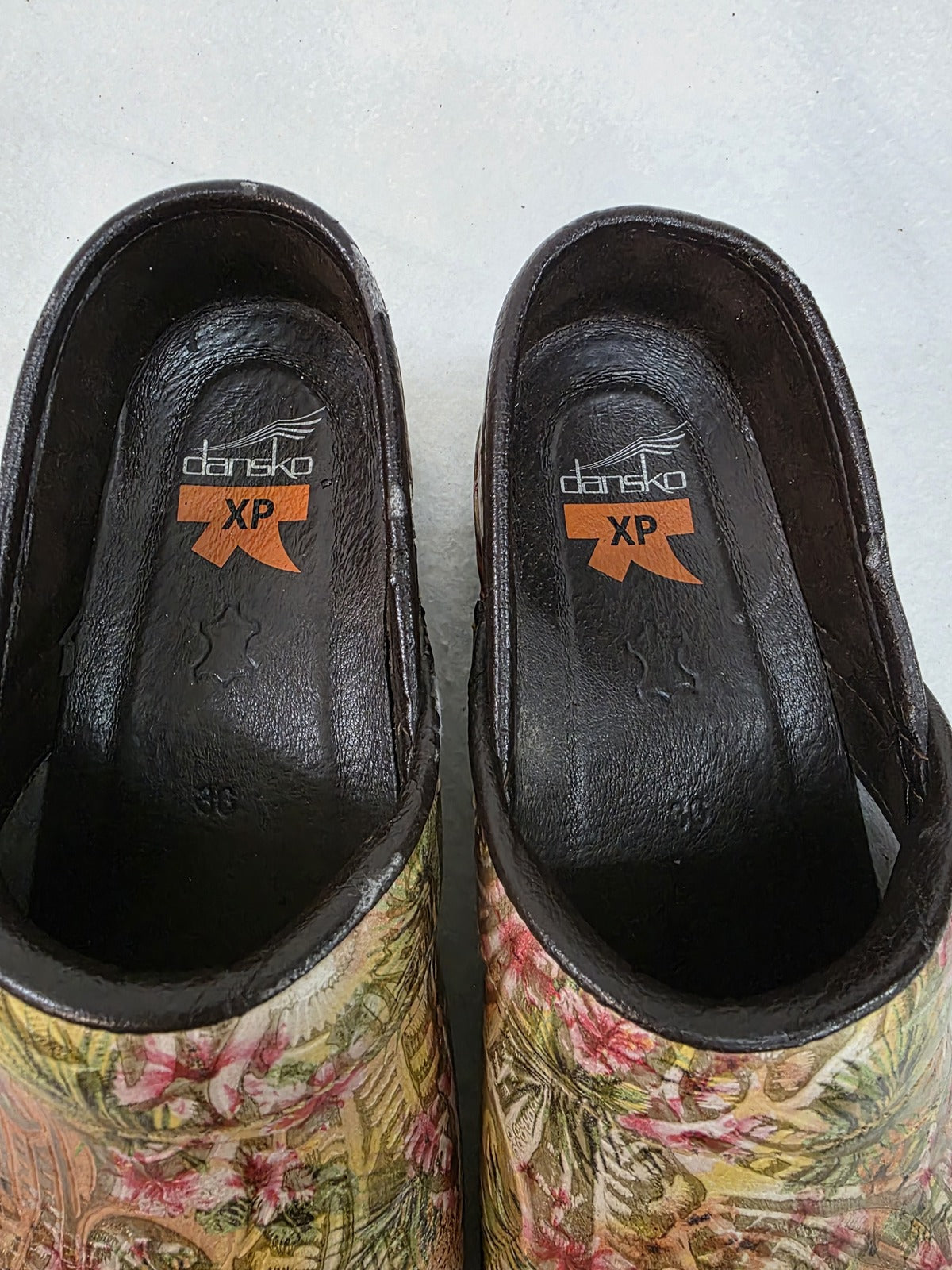 Dansko XP Floral Pattern Leather Clogs Size 38