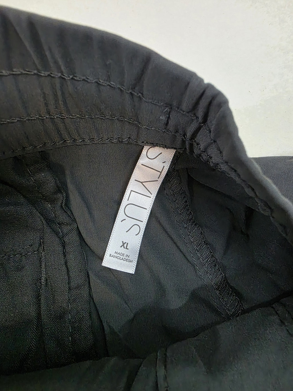 Stylus Men's XL Black Shorts with 8" Inseam