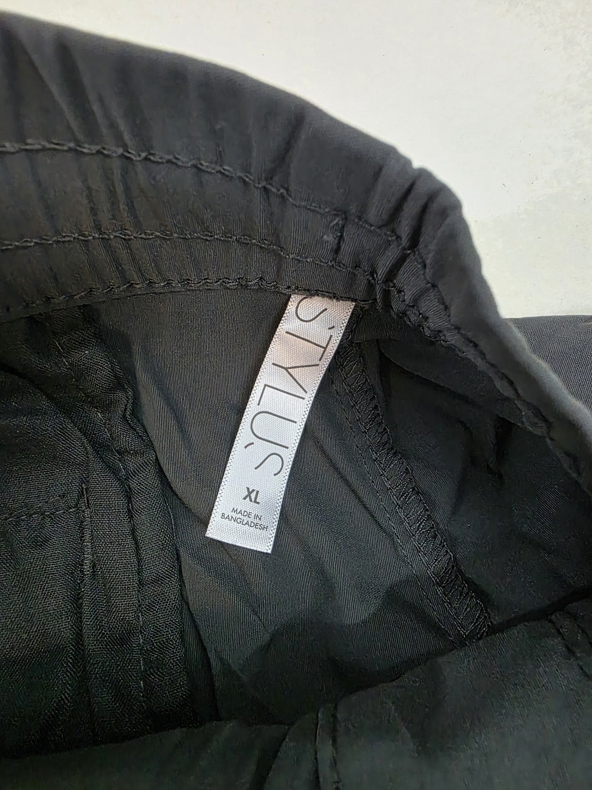 Stylus Men's XL Black Shorts with 8" Inseam
