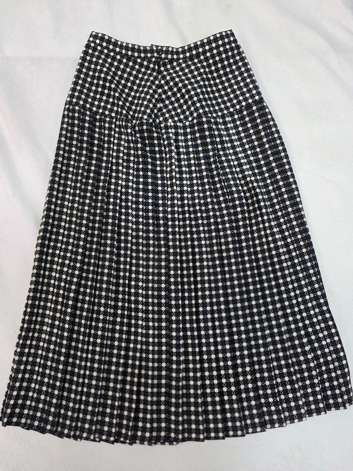 Le Suit Black and White Polyester Two-Piece Set Size 10